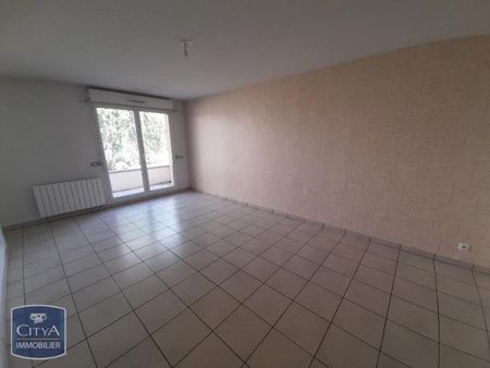 Location Appartement 2 pièces 48m² ST AUBIN LES ELBEUF 76410 - Photo 2