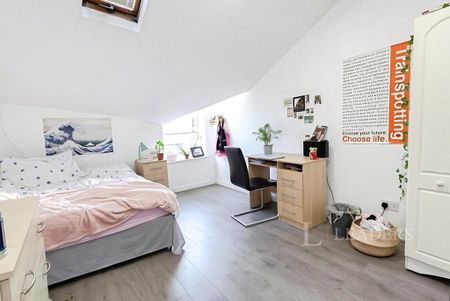 4 bedroom flat to rent - Photo 5