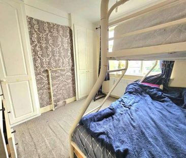 Beechfield Gardens, Romford, RM7 - Photo 3