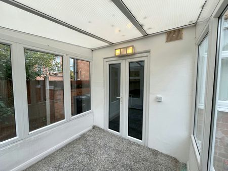 Semi-detached house to rent on - Photo 2