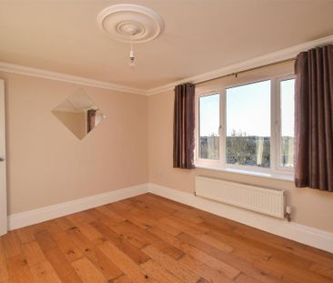 3 bedroom penthouse to rent - Photo 3