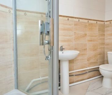 Studio Flat, London, IG11 - Photo 4