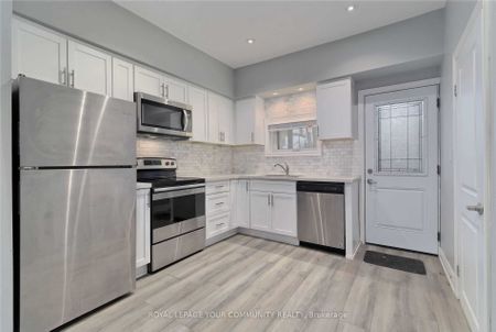 Semi-Detached Home For Lease | E8063620 - Photo 4