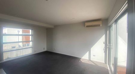 Modern Two Double Bedroom Apartment - Photo 4