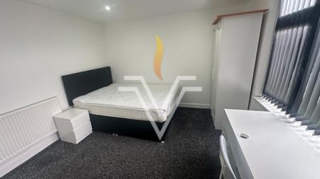 4 bedroom terraced house to rent - Photo 2