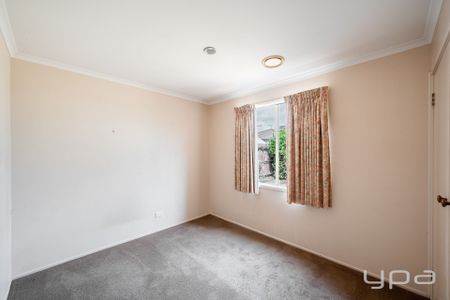 Large Family Home! - Photo 2