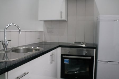 Studio Flat, Russell Street, RG1 - Photo 4