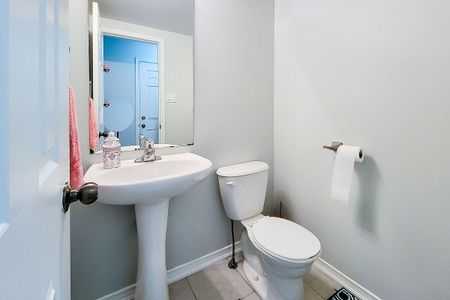 For Lease - 62 Lynch Crescent, Hamilton, Ontario - Photo 5