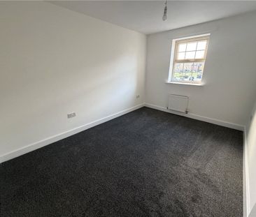 A modern three bedroom terraced house with off-street parking for t... - Photo 4