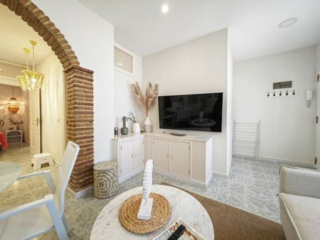 Frontline Beach Apartment for Rent in Calahonda - Photo 5