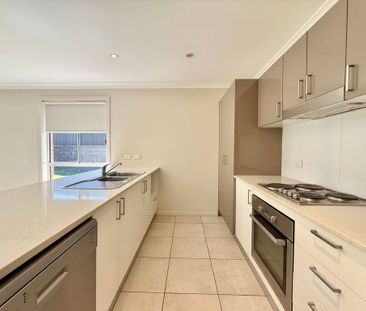 62 Blackwood Circuit, Cameron Park - Photo 3