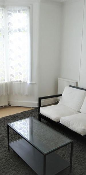 1 bedroom ground floor flat to rent - Photo 1