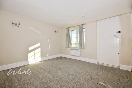 2 bedroom end of terrace house to rent - Photo 2