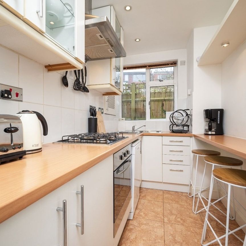 1 Bed Flat, Danvers Road, N8 - Photo 1