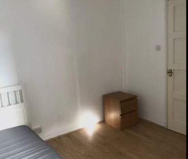 2 bedroom maisonette to rent - Photo 4