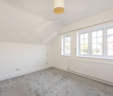 Available unfurnished from 06/10/2025 - Photo 3