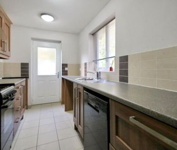 3 bedroom semi-detached house to rent - Photo 3