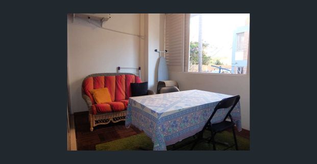 Rent in GLEBE, Minutes from RPAH and USYD a 2 Br furnished Apartment. -- A SHORT LEASE, Dec. 2025 to Feb. 2026 is available. - Photo 1