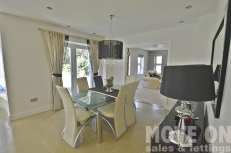 Upper Golf Links Road, Broadstone, Dorset, BH18 - Photo 3
