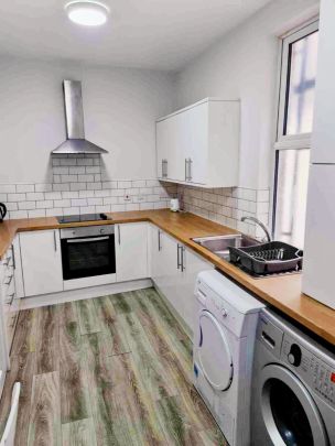 8 Beds 8 Baths - Photo 1