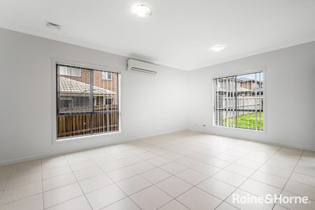 COMFORTABLE FAMILY HOME - Photo 4