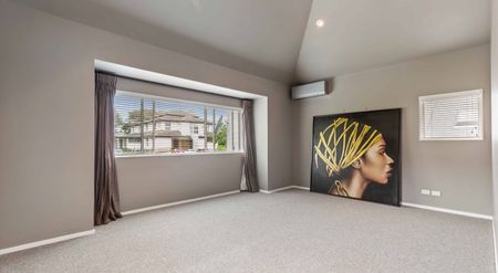 Executive Family Living - Photo 4