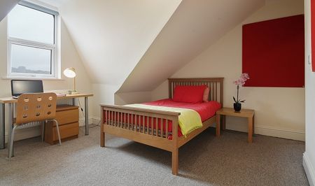 Great 4 bedroom property - Photo 3