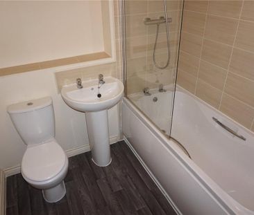 2 bedroom semi-detached house to rent - Photo 4
