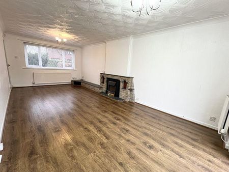 4 bedroom detached house to rent - Photo 2