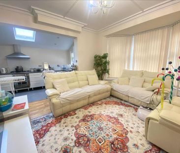 2 bedroom maisonette to rent - Photo 2