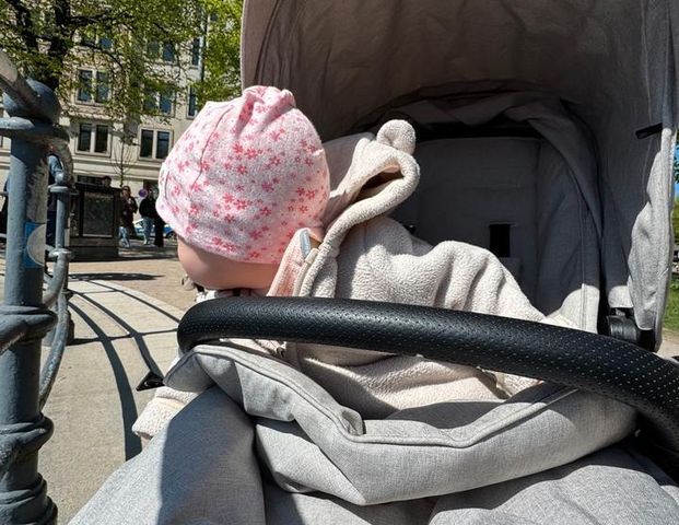 Suche eine Wohnung mit meiner Tochter 1,5 Zimmer - Foto 1