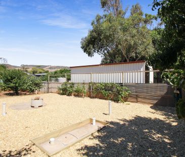 Charming 4-Bedroom Home with a Study and Ample Outdoor Space - Photo 2