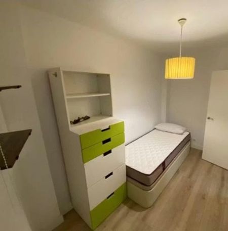 Calle Muro de los Navarros, Sevilla, Andalusia 41003 - Photo 4