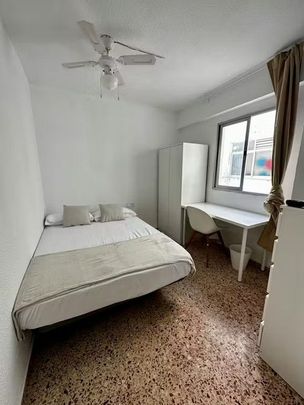 Carrer Félix del Río, Valencia, Valencian Community 46025 - Photo 1