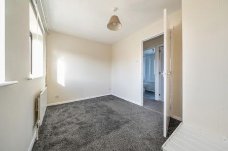 2 bedroom semi-detached house to rent - Photo 3