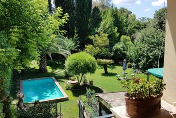 Appia Antica: Luxurious, fully furnished Villa with 5 Bedrooms, 5 baths, large private garden and swimming pool. Beautiful home is lush green setting close to the center. # 651