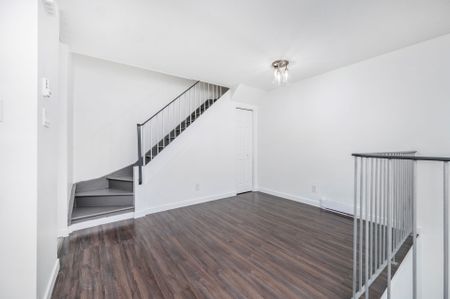 For Lease - 15 Banner Road Unit# M, South of Baseline to Knoxdale, Ontario - Photo 2