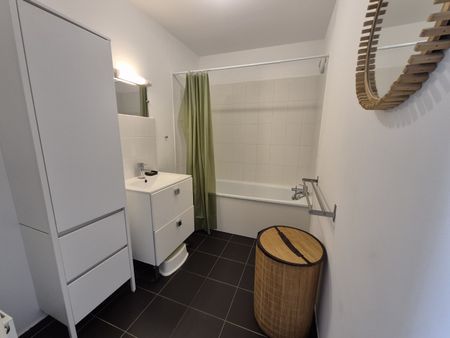 Location Appartement 3 pièces 71m² LILLE 59160 - Photo 4