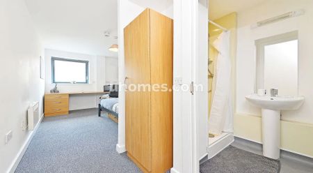 Standard En-Suite - Photo 4