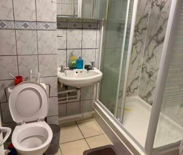 Room in a Shared House, Erskine Crescent, N17 - Photo 4