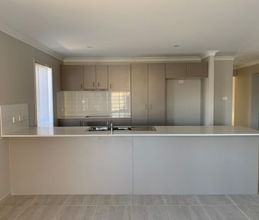 Modern Family Living - Photo 5