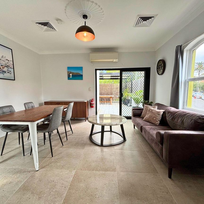 Spacious & Convenient Fully Furnished Apartment - All Bills Included - Photo 1