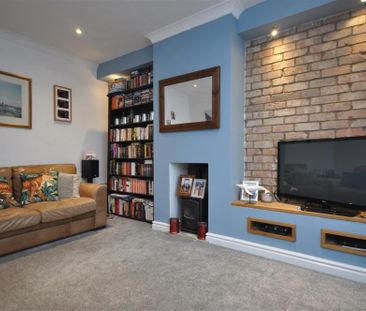 Danebury Drive, York - Photo 3