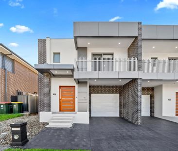 Stunning 4 Bedroom Duplex - Photo 3