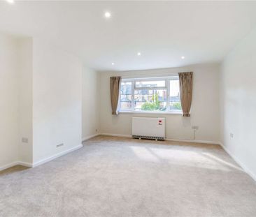 A newly renovated one bedroom apartment - Photo 5