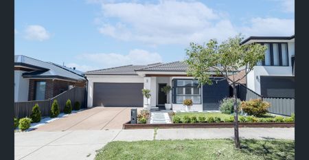 Near New 4 Bedroom Home in Prime Craigieburn Location - Photo 2