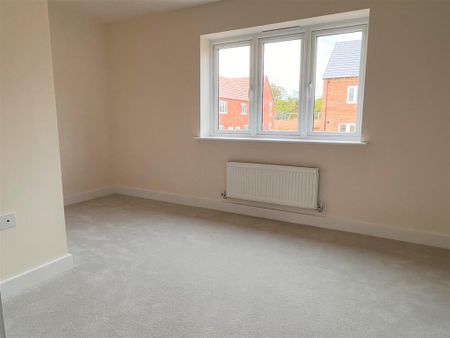 3 bedroom semi-detached house to rent - Photo 2