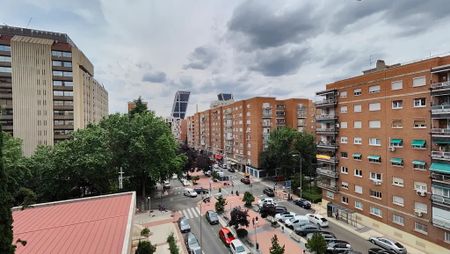 Calle de Mauricio Legendre, Madrid, Community of Madrid 28046 - Photo 4