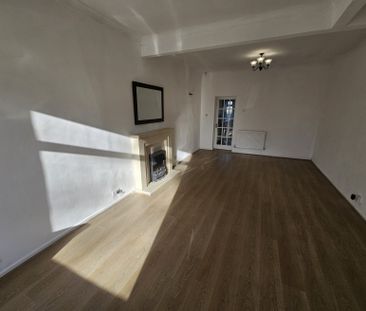 3 bedroom end of terrace house to rent - Photo 1