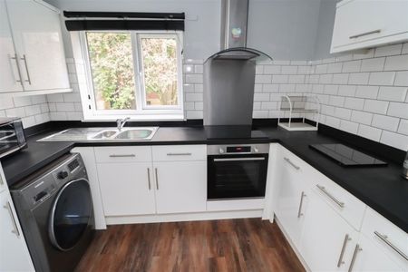 2 Bedroom House - Photo 5